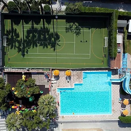 Villaggio Calypso פארק נופש קופרה מריטימה