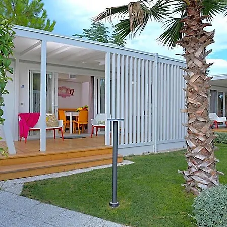 Villaggio Calypso פארק נופש קופרה מריטימה